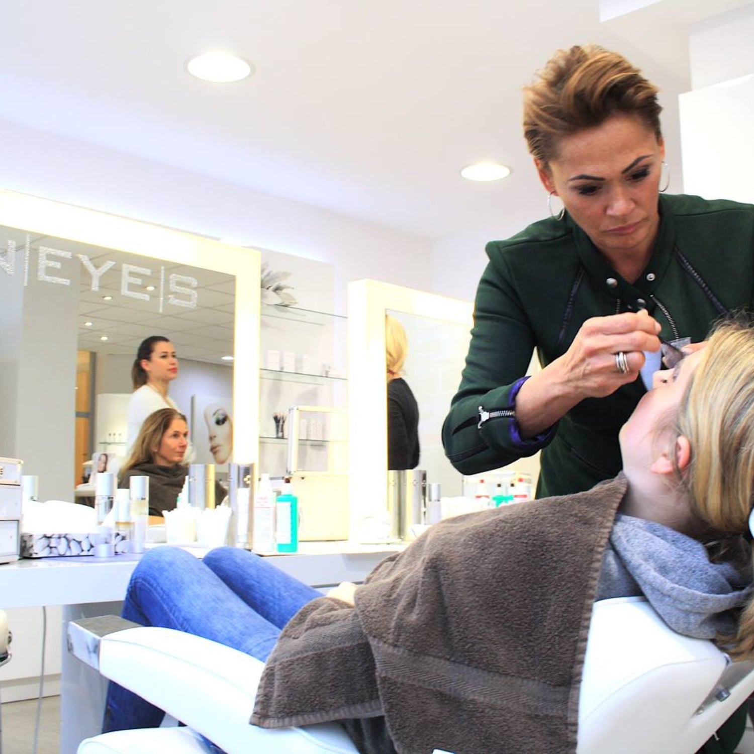 Design_Augenbrauen_Artist_Neyes