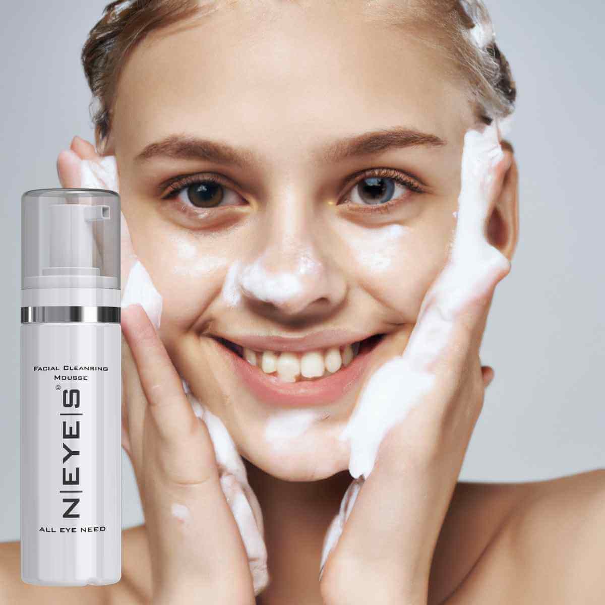 Wimpernshampoo auch für das Gesicht geeignet