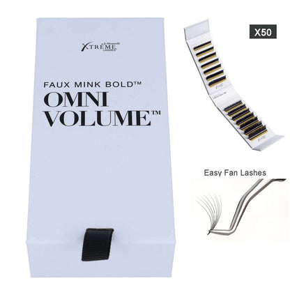 Lash Tray geschossen, daneben eine geöffnette Verpackung Easy Fan Lashes