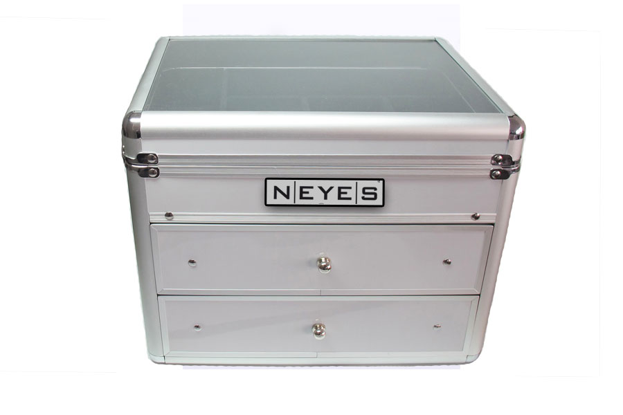 neyes_brows_case.jpg